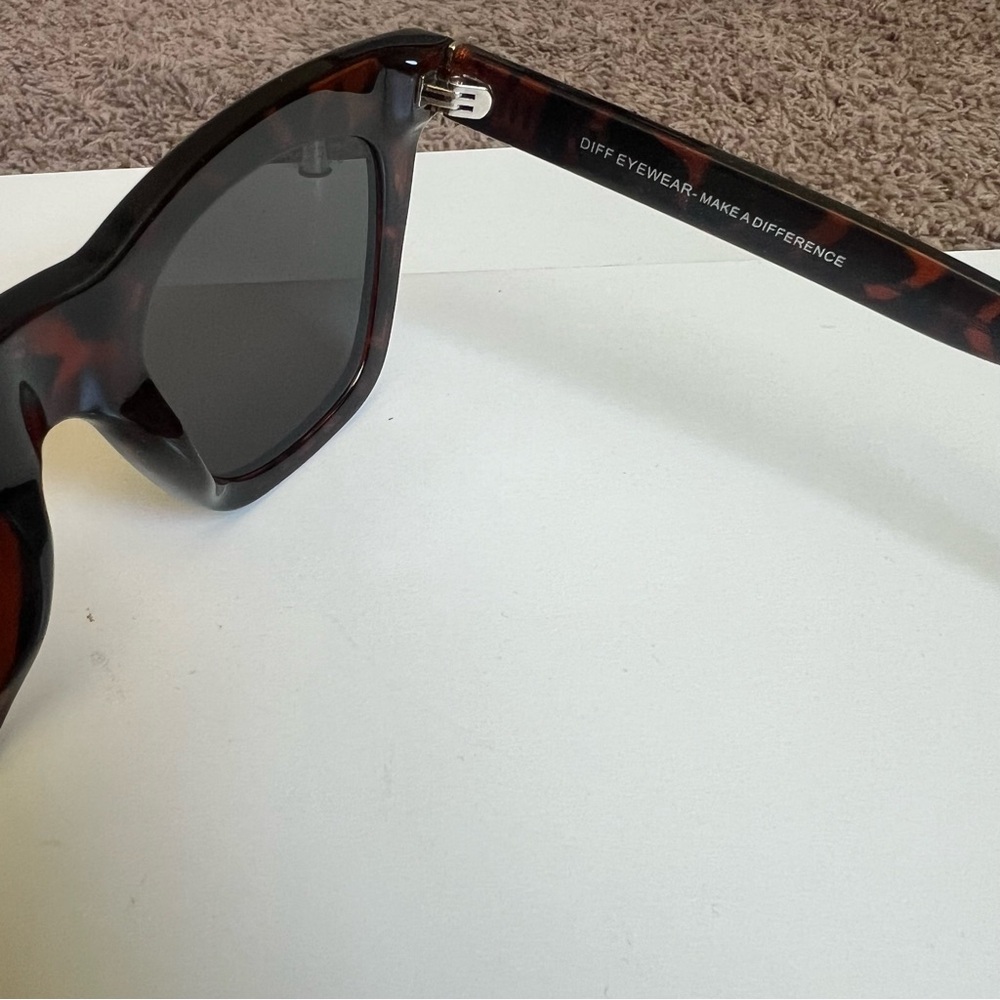 Diff Tortoise Shell Sunglasses - image 5